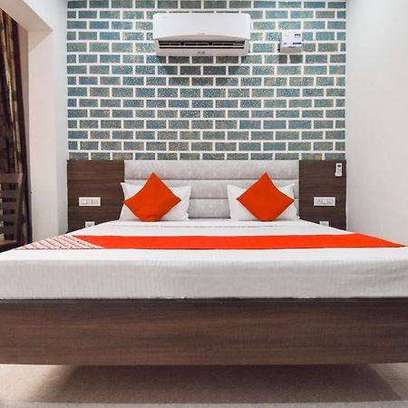 Hotel O Chandigarh Inn Екстериор снимка